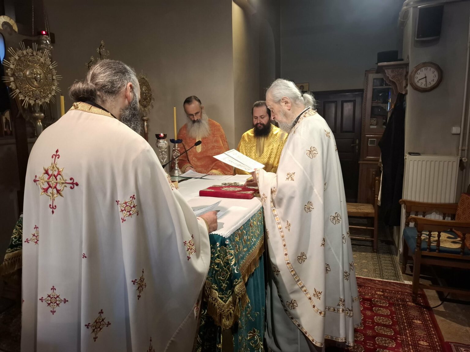 Η Θ. Λειτουργία του Αγίου Ιακώβου του Αδελφοθέου στην Ι.Μ. Μεταμορφώσεως του Σωτήρος Κύμης main image