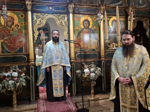 Αρχιερατικός Εσπερινός στην Ι.Μ. Μεταμορφώσεως του Σωτήρος Κύμης gallery image 1
