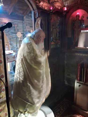 Νυχτερινή Θεία Λειτουργία gallery image 3