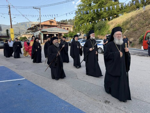 Αρχιερατικό Συλλείτουργο και Λιτανεία σκηνώματος επί τη εορτεί του Αγίου Ιωάννου του Ρώσου gallery image 2