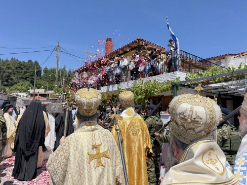 Αρχιερατικό Συλλείτουργο και Λιτανεία σκηνώματος επί τη εορτεί του Αγίου Ιωάννου του Ρώσου gallery image 61